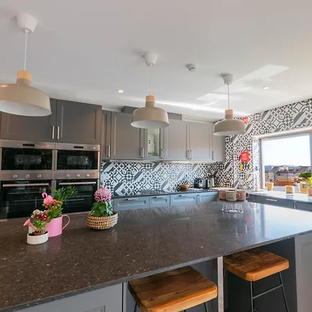 7min From University&sé Velha - Ac - Work Desk - Wifi 300mbs -suite 7&8 Maison d'hôtes Coïmbre