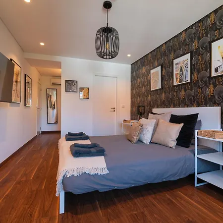 7min From University&sé Velha - Ac - Work Desk - Wifi 300mbs -suite 7&8 Maison d'hôtes Coïmbre