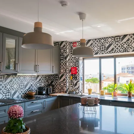 Maison d'hôtes 7min From University&sé Velha - Ac - Work Desk - Wifi 300mbs -suite 7&8 Coïmbre