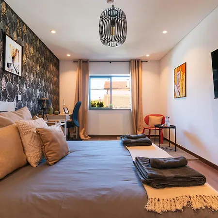 Pensionat 7min From And Se Velha - Ac - Work Desk - Wifi 300mbs -suite 7 And 8 *
