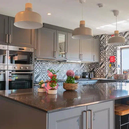 7min From And Se Velha - Ac - Work Desk - Wifi 300mbs -suite 7 And 8 * Coimbra