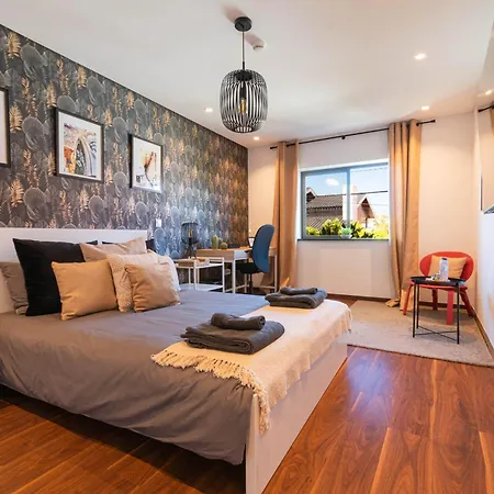 7min From And Se Velha - Ac - Work Desk - Wifi 300mbs -suite 7 And 8 Pensionat Coimbra