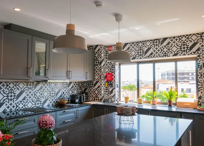 Affittacamere 7min From University&sé Velha - Ac - Work Desk - Wifi 300mbs -suite 7&8 Coimbra